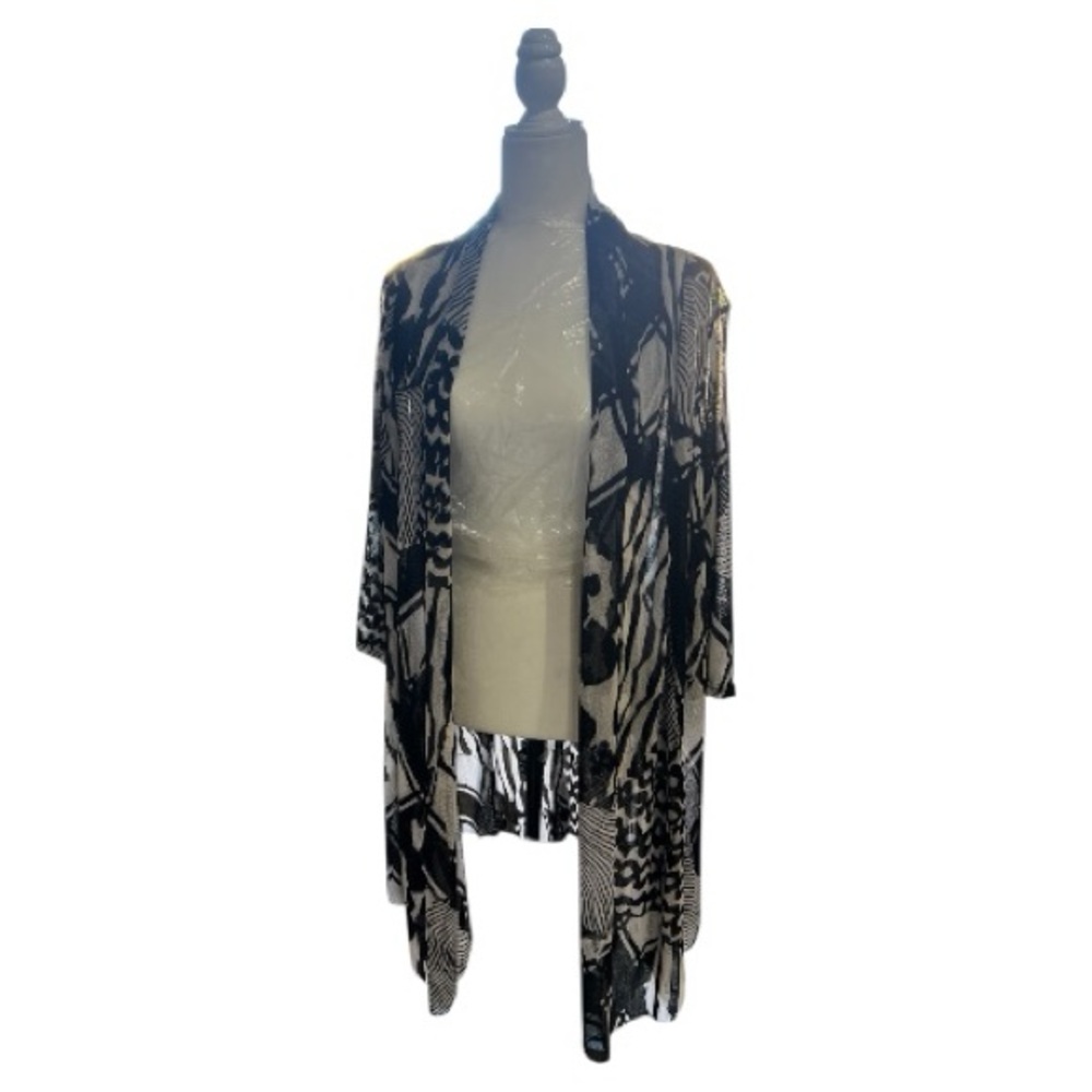 Elegant Black and White Women's Kimono.